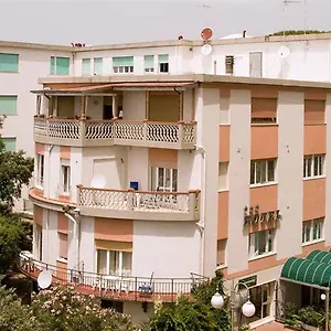Hotel Ausonia, Follonica